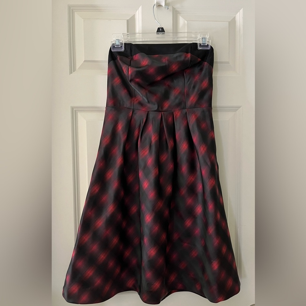 The Limited Red Black Checker Strapless Satin Pleated Flare Dress Holiday size 2